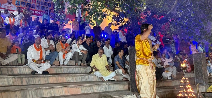 Ganga Aarti was performed in the premises of Budhiya Mata Temple.