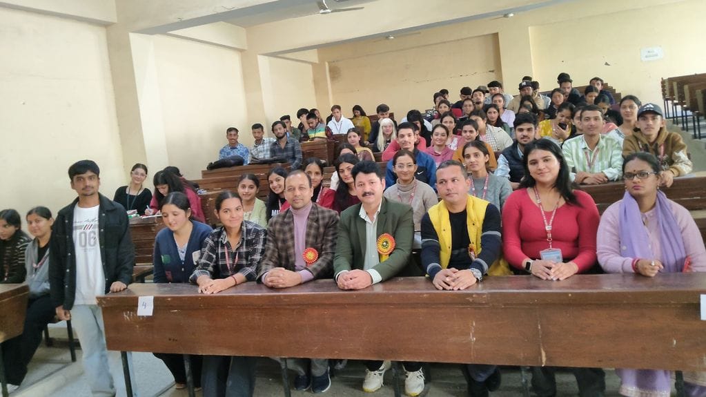 Soch Literary Society organised a competition in Rampur College.