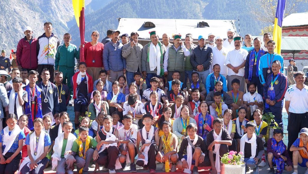 Run for Unity in Reckong Peon: Youth and elders spread the message of Fit India