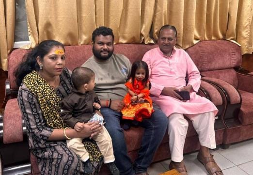 World's shortest woman visits Ram Lalla