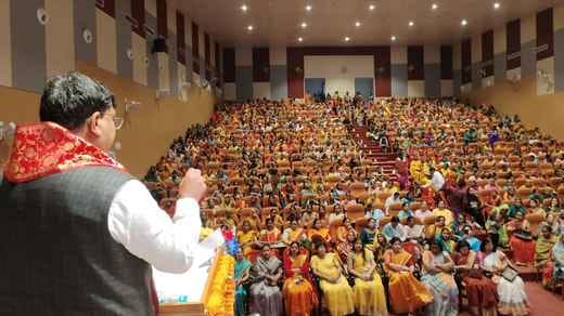 Women should use more indigenous products: Dharampal