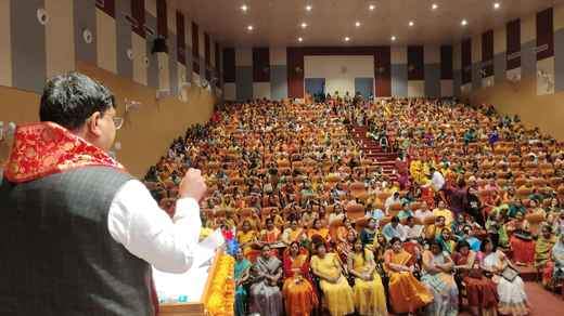 शाहजहांपुर में भाजपा के कार्यक्रम में बोलते संगठन मंत्री धर्मपाल सिंह। स्रोत: संगठन