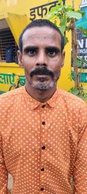 DAP stock in private shops, scramble in cooperative societies