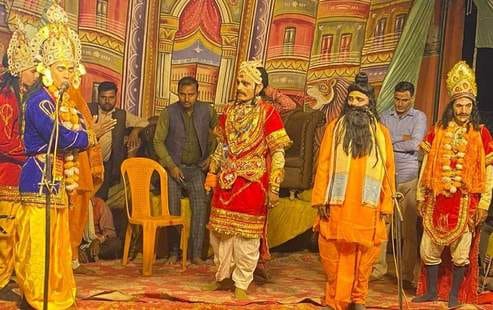 The farewell of Mother Sita was staged with band music.