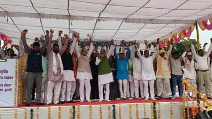 MP News: Uproar over Bhaironda forest land dispute, Congress targets Shivraj's support