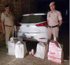12 illegal liquor cases found in car, accused flees