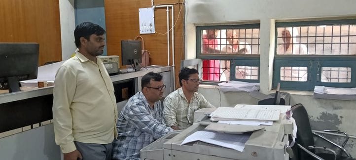 Ten paperless registrations in Pillukheda and 117 on the last day using stamp paper.