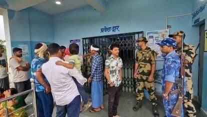 अस्पताल में मौजूद परिजन