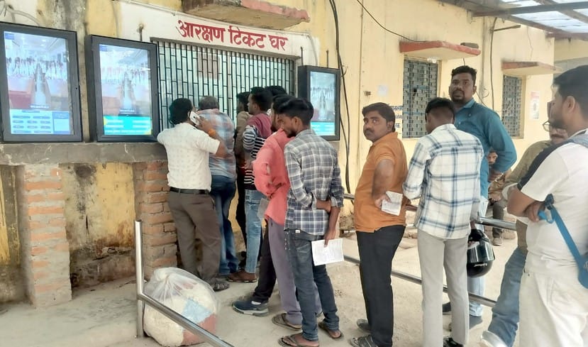 Berths not vacant in trains of eight cities including Mumbai, Surat