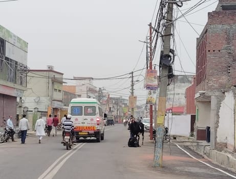 After widening the road, electricity poles were left in the middle, causing danger of accidents.