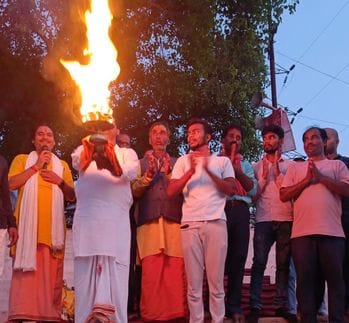 Siddharthnagar News: Crowd of devotees gathered for Ganga Aarti