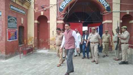 DM, SSP conducted surprise inspection of district jail