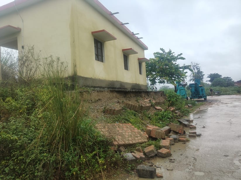 The wall of the railway station cabin collapsed within two years.
