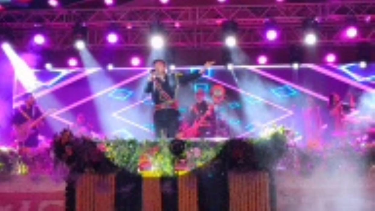 The festival began amidst drizzle, and the audience was mesmerized by the children's performances.