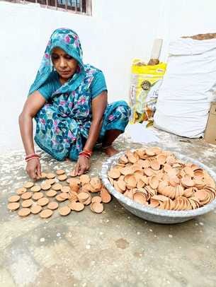 The earthen lamp brought light into Shyamalatha's life