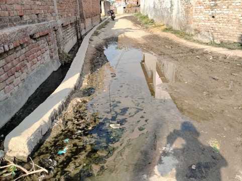 Even light rain causes waterlogging on the roads of Pathanan Purva