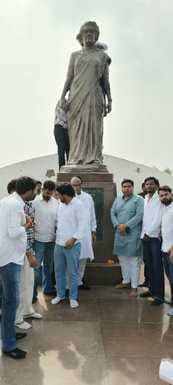 Tributes paid to former Prime Minister Indira Gandhi on her death anniversary