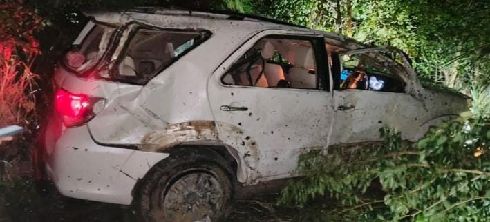 SUV overturns after breaking railing on Purvanchal Expressway, youth dies