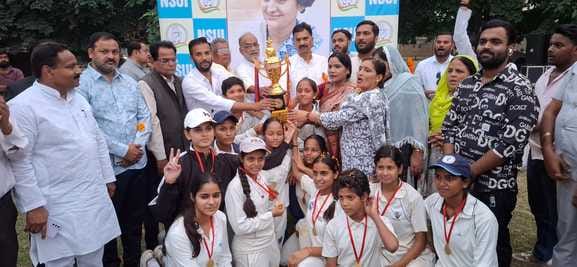 RK Trading beat Izna Club by eight wickets