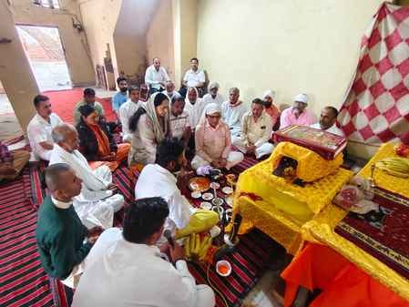 Ramayana recitation at Kheda Temple before the royal bath