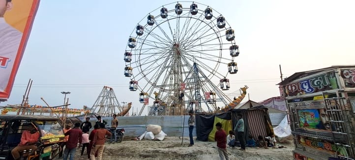 The fair in Vidurkuti started to flourish, devotees started arriving.