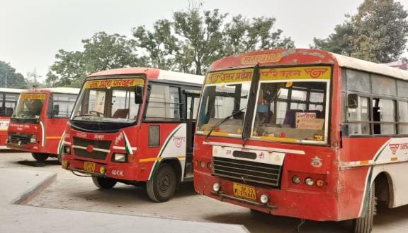 Roadways buses without wipers in the rain are likely to cause accidents