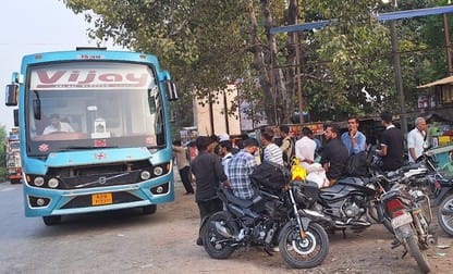 Foreigners return after the festival; trains are full, buses are the only option.