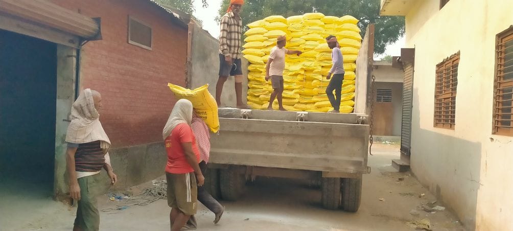 farmers Struggle for Urea in Agra