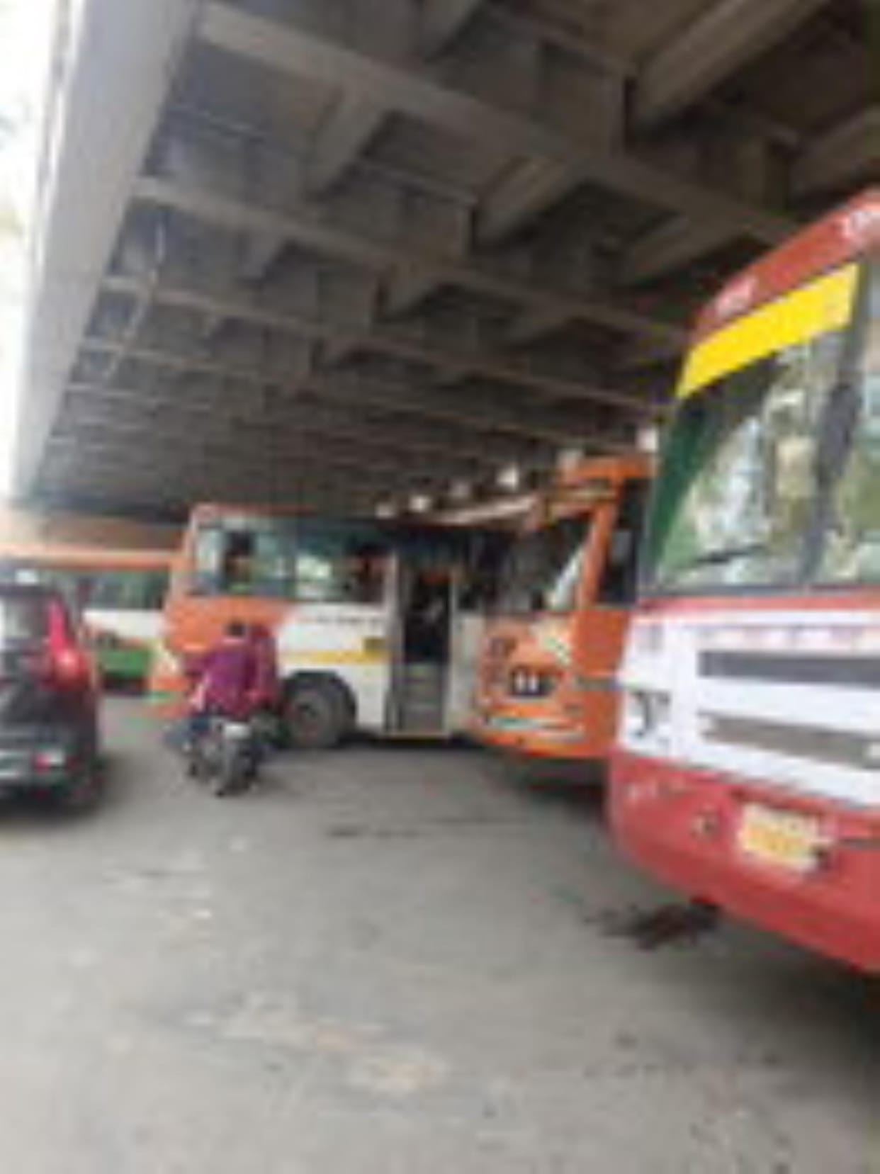 Traffic jam under Transport Nagar flyover, administration silent