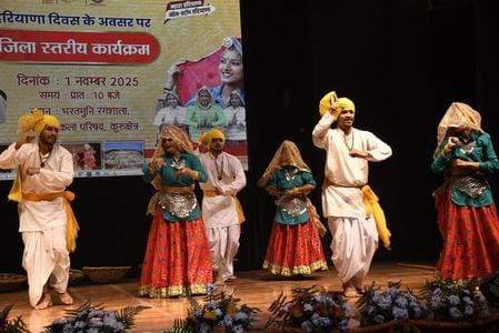 Artists enthralled the audience with traditional folk dances and cultural performances.