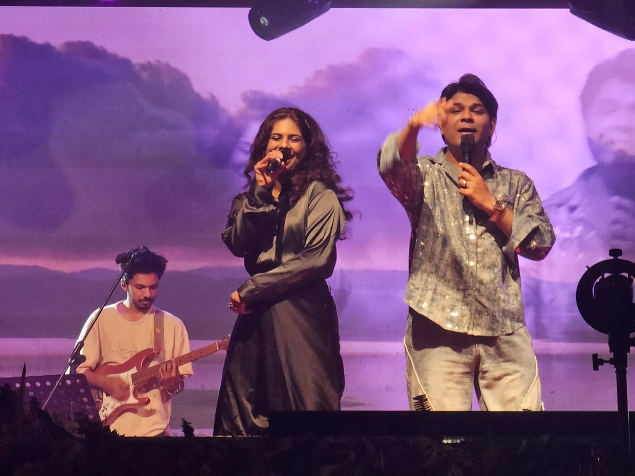 The festival evening started with a colourful start and was filled with melodies.