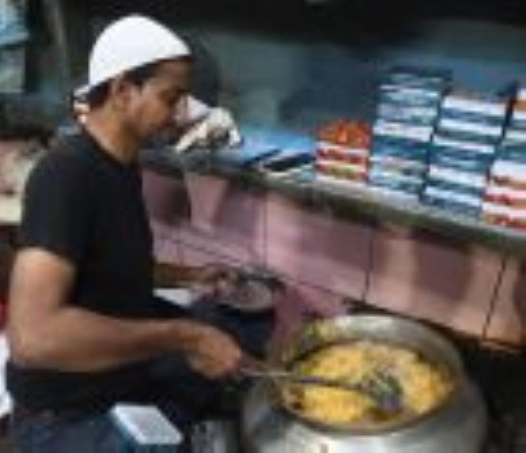 The Lucknowi taste is such that it tempts you and you can't resist it.