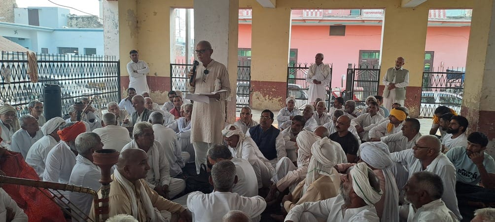 Calling for unity for the benefit of society, supporting the initiative to resolve mutual disputes through Panchayats.