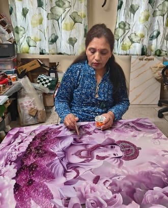 Art with charity Dr. Shelly became a resin artist by hobby
