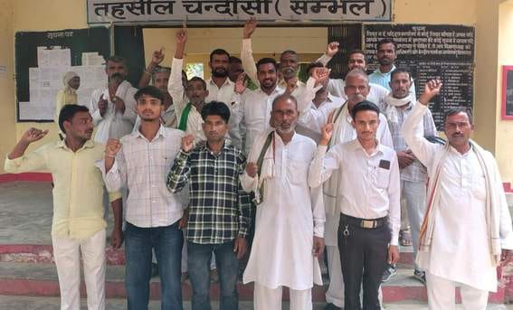 The residents of Sultanpur village are troubled due to the lack of drain construction.