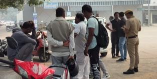 Youth dies 13 days after assault by liquor contractor and salesman, villagers block road