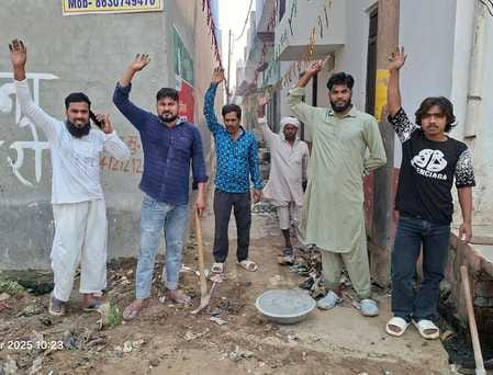Locals created ruckus in protest against dilapidated electric pole