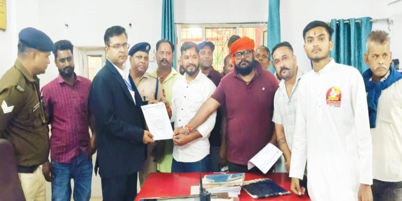 Bhakiyu Bhanu demands additional coaches in Gomti Express