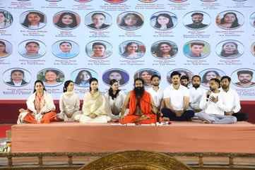 Subhash taught yoga online to 30,000 people at Patanjali.