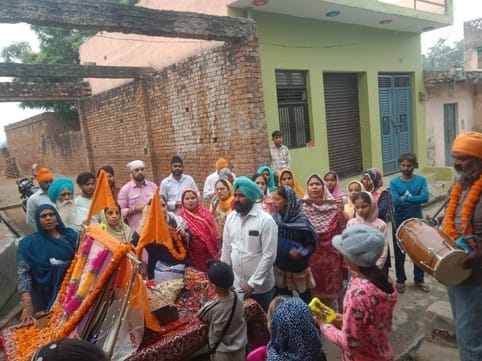 The chants of Wahe Guru-Wahe Guru echoed during the morning procession.