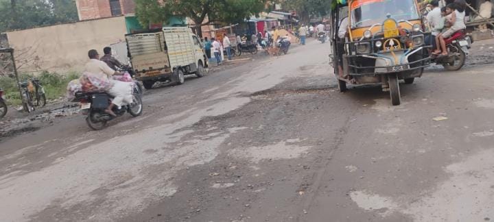 Work will be done if roads are built together, otherwise problems will persist.