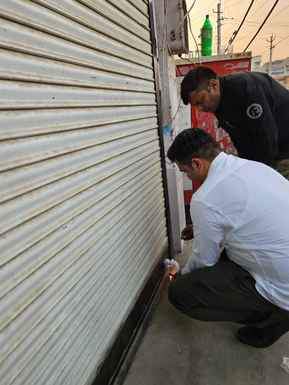 The State Drug Department team searched medical stores, sealed 20 shops, and issued notices to 30