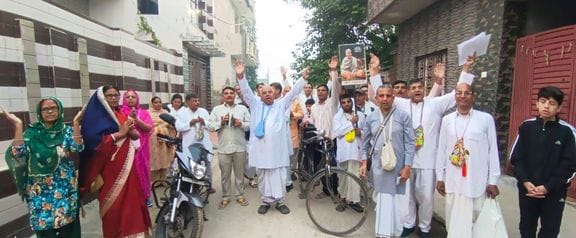 After worshipping Tulsi and donating lamps, Harinam Sankirtan Prabhat Pheri was taken out.