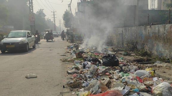 Breathing crisis: Even the wind did not bring relief, AQI in the 'poor' category