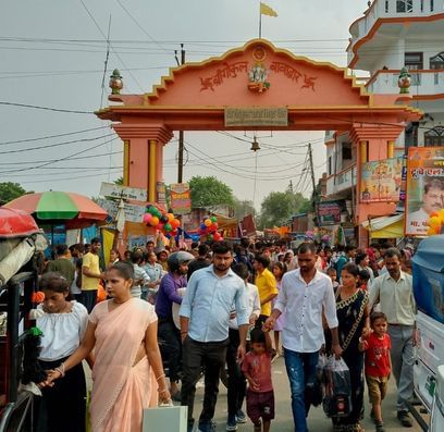 Unnao News: गोकुल बाबा मेले में उमड़ी श्रद्धालुओं की भीड़ unnao news