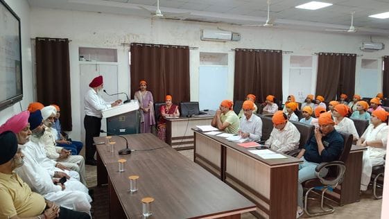 Student Anu stood first in the essay competition