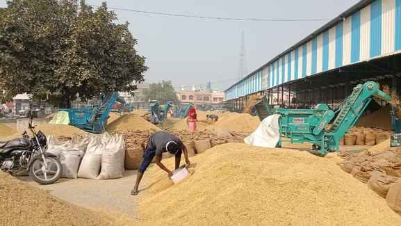 The gates of the grain market remained closed from 5 pm to 5 am