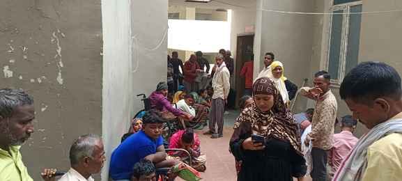 The disabled waited from 8 a.m., but the doctor arrived after 12 p.m