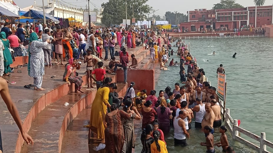 Kapalmochan Fair: Devotees continue to arrive, crowds increasing
