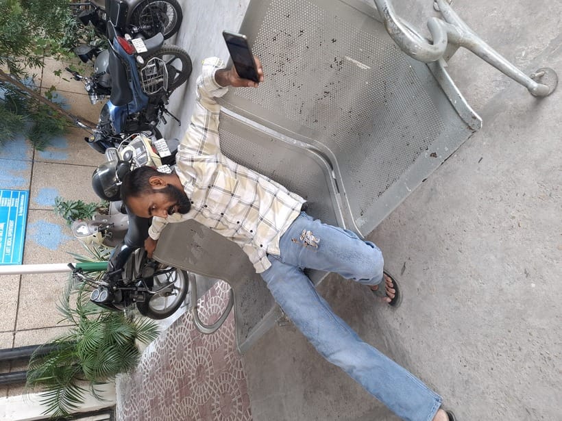 Worker dies due to electric shock